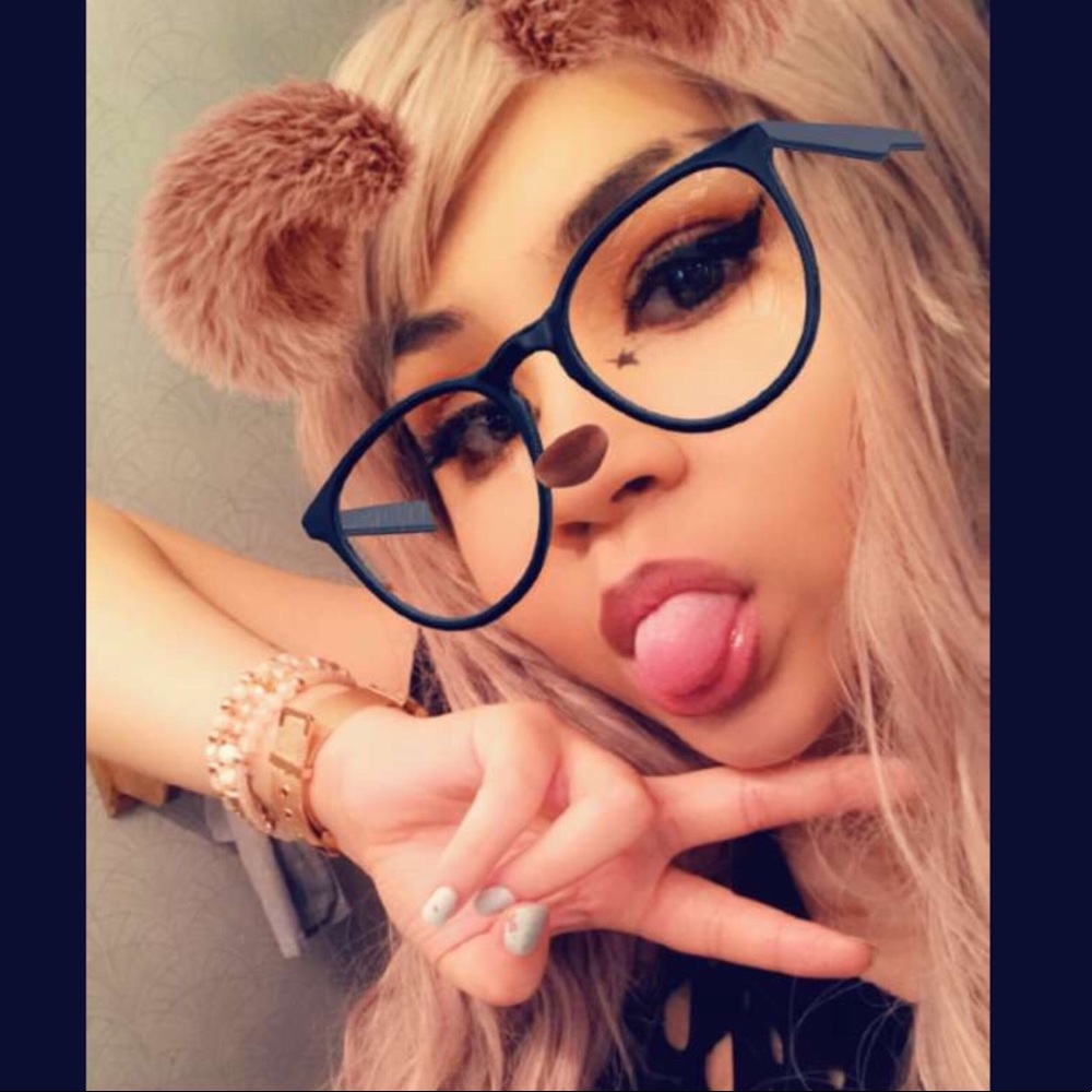 Meet your Posher, Anna